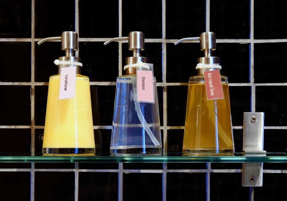liquid-soap-shampoo-conditioner-in-glass-container