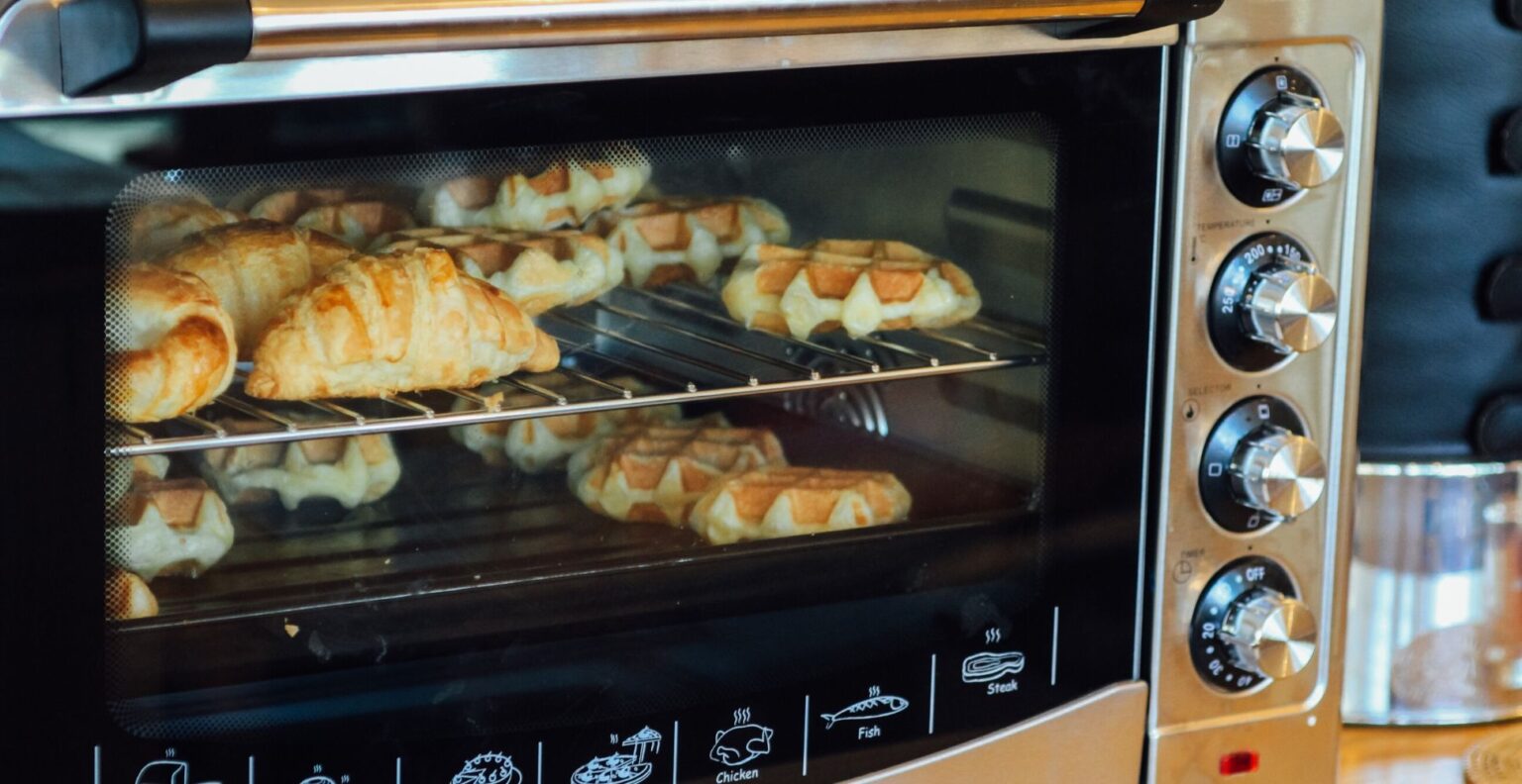 5 Best Countertop Ovens UK (2024 Review) Spruce Up!