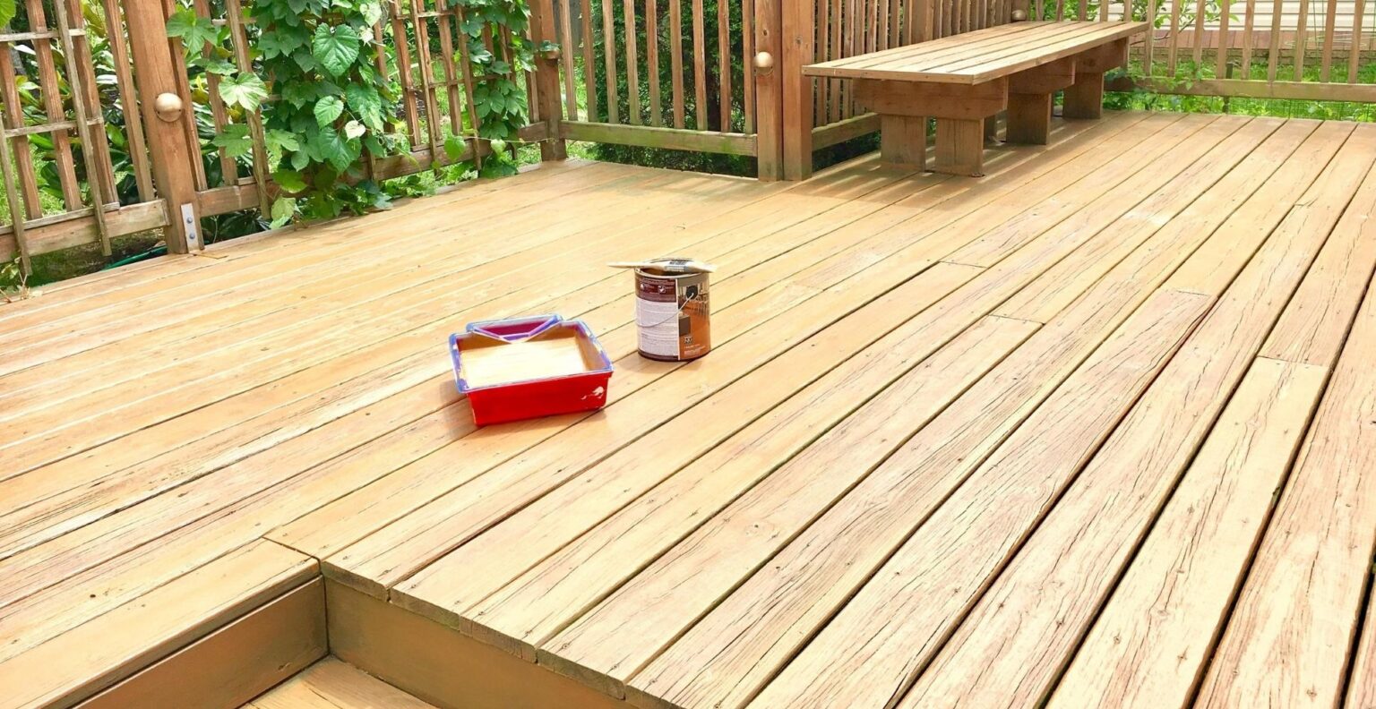 6 Best Decking Oils and Paints UK (2023 Review)