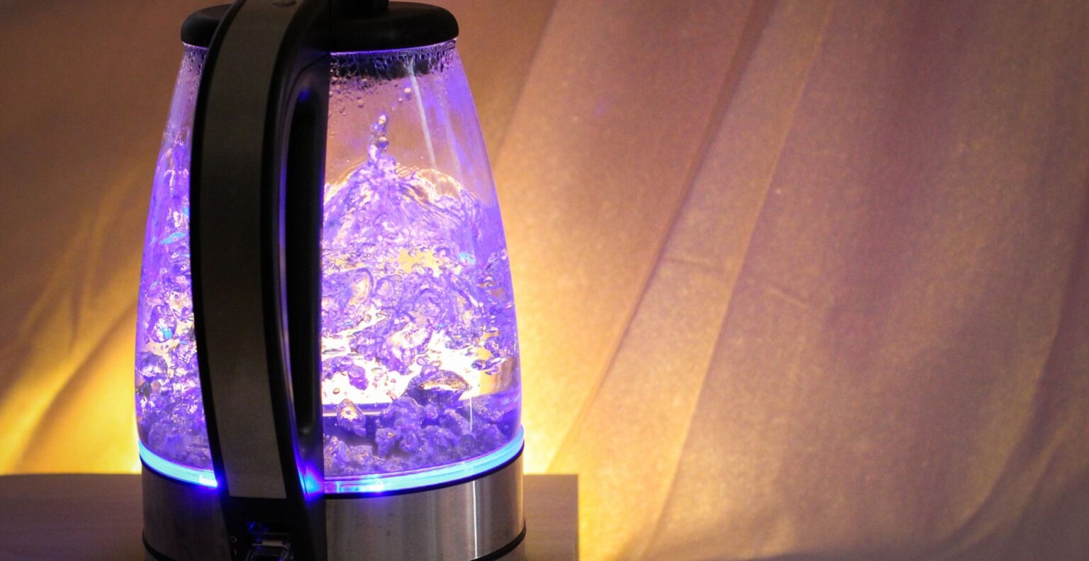 5 Best Kettles For Hard Water (2024 Review) Spruce Up!