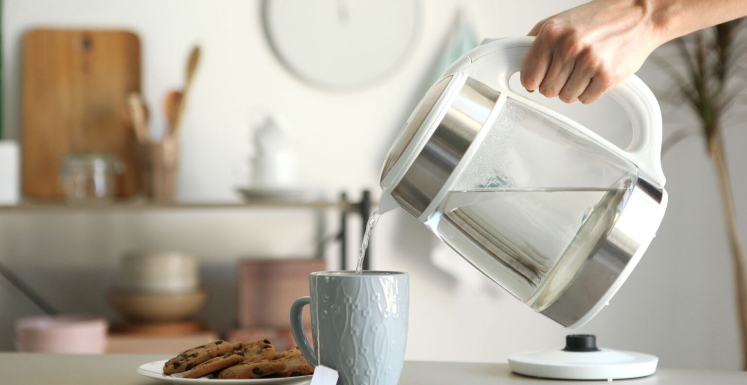 5 Best Kettles UK (2024 Review) Spruce Up!