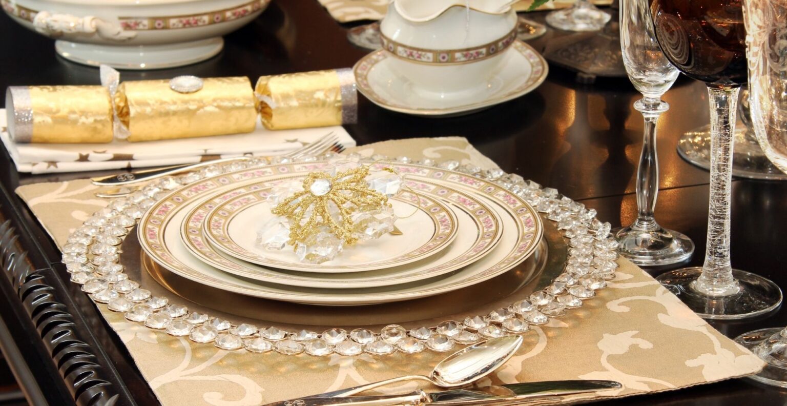 4 Best Charger Plates UK (2024 Review) Spruce Up!