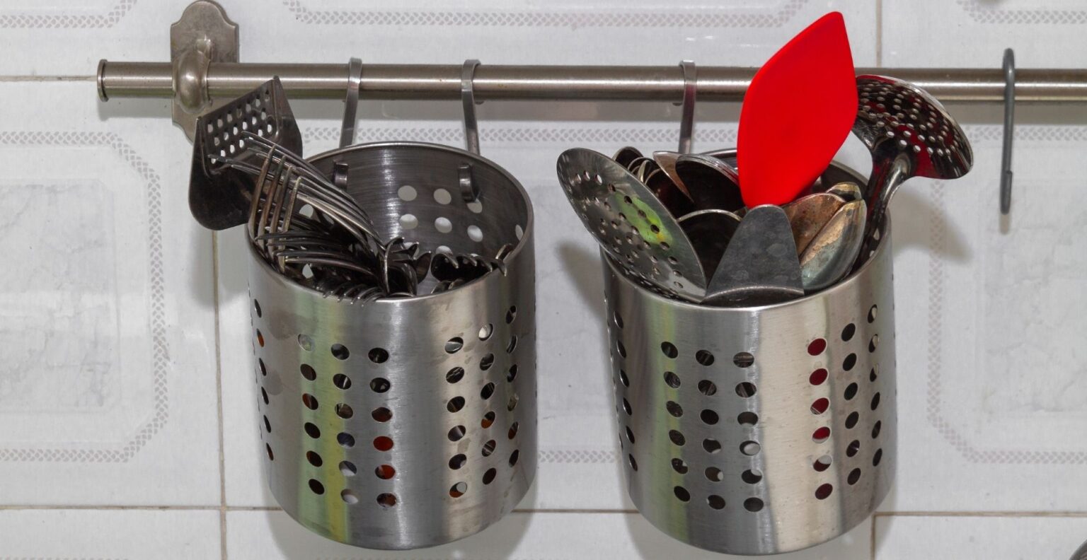 5 Best Washing Up Utensil Holders UK (2024 Review)