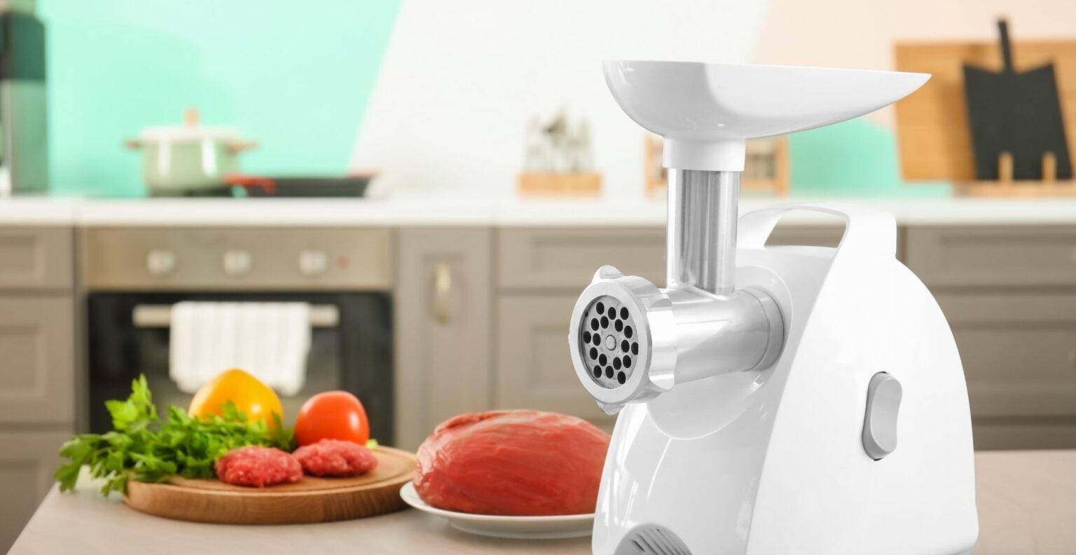 5 Best Meat Grinders UK (2024 Review) Spruce Up!