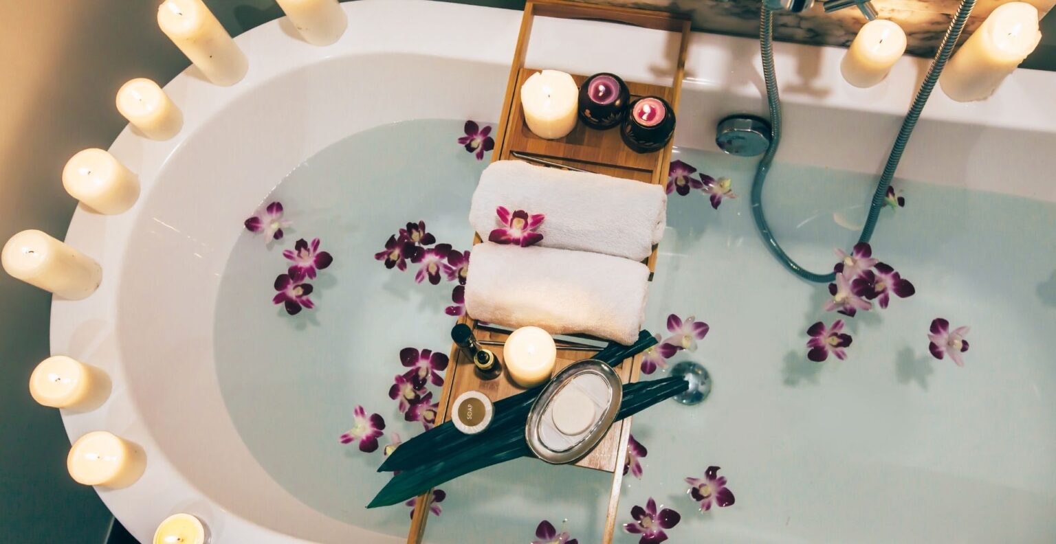 5 Best Bath Trays & Caddies UK (2024 Review) Spruce Up!