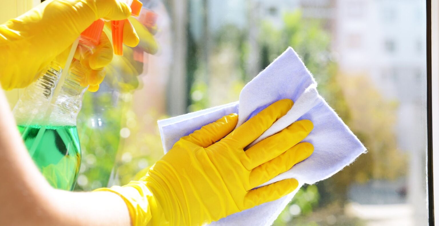 5 Best Glass Cleaners UK (2024 Review) Spruce Up!