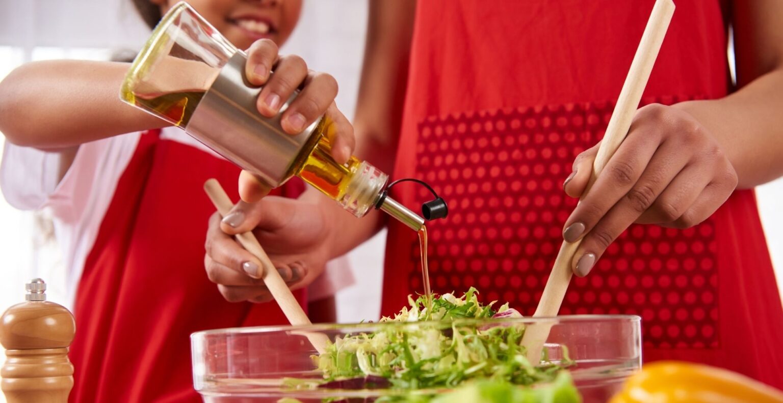 5 Best Oil Dispensers UK (2024 Review) Spruce Up!