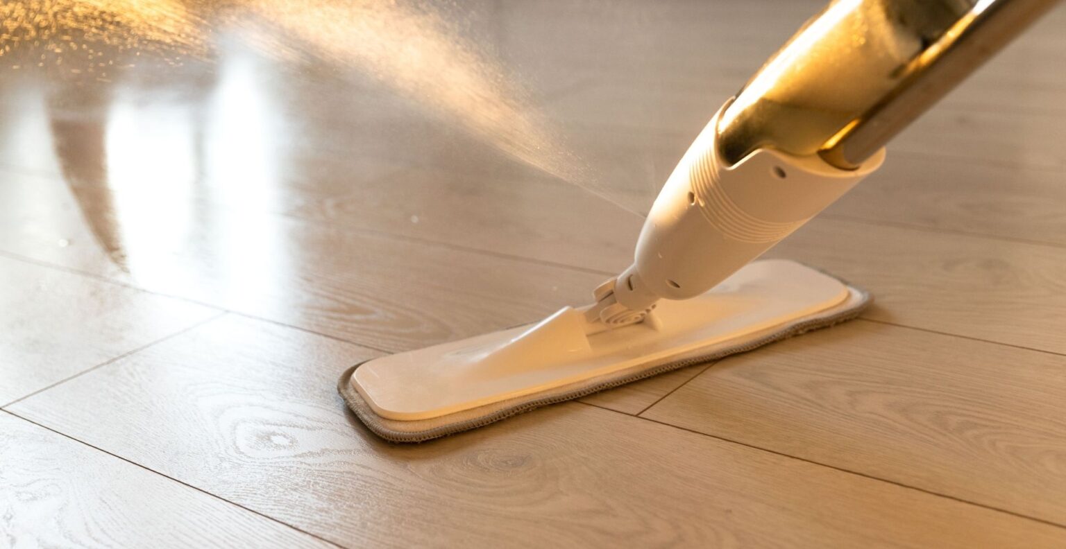 5 Best Spray Mops UK (2024 Review) Spruce Up!