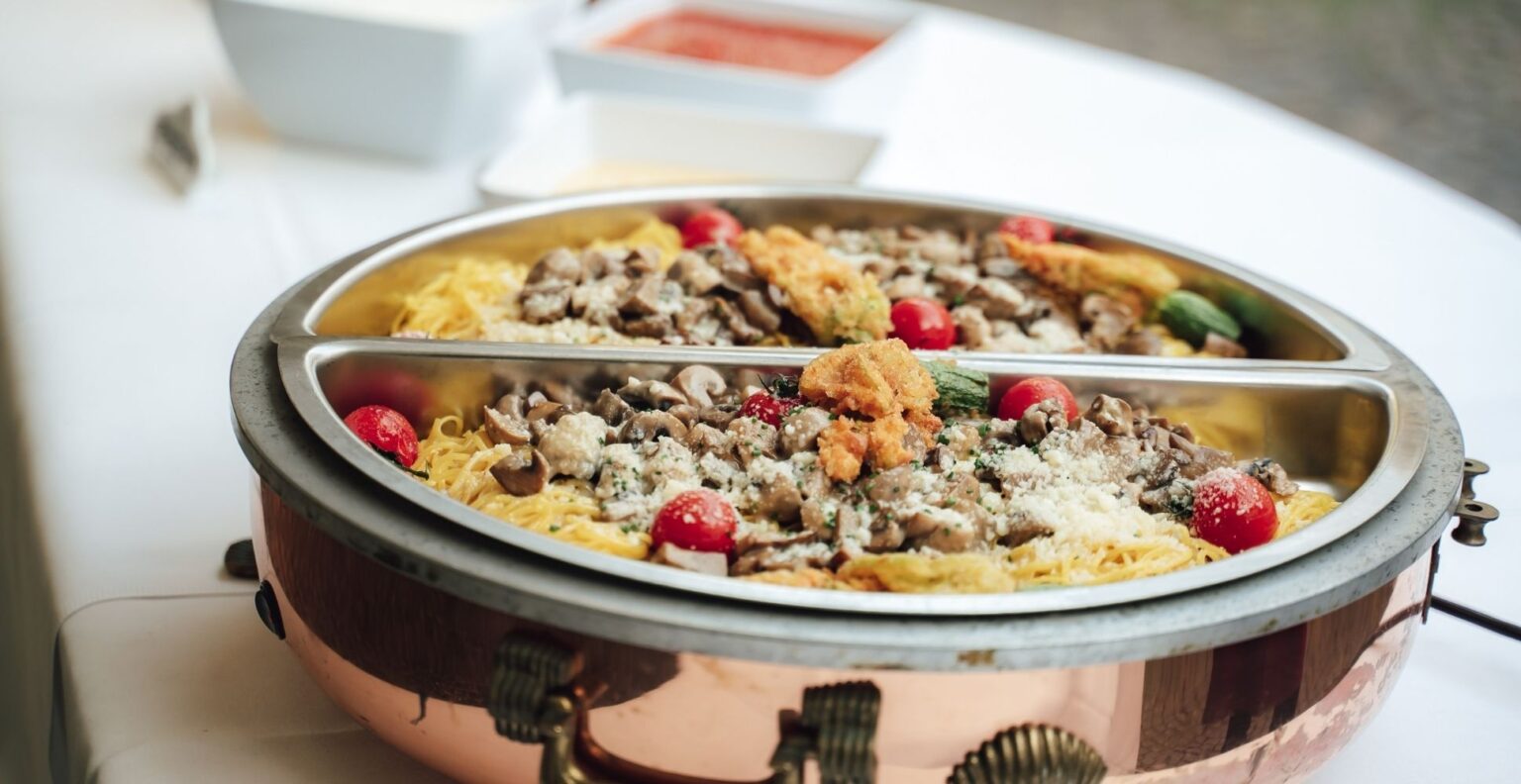 7 Best Food Warmers UK (2024 Review) Spruce Up!