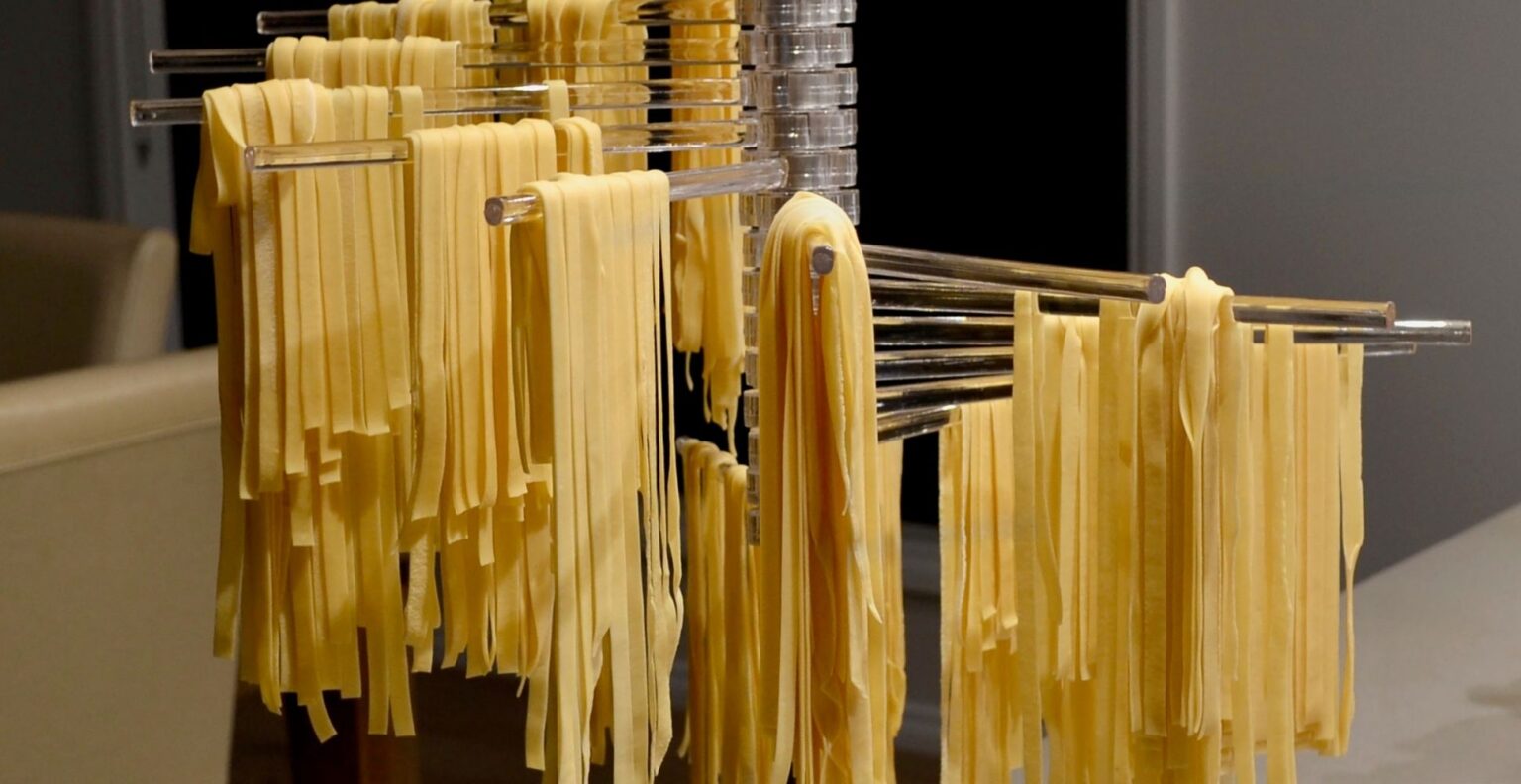 6 Best Pasta Drying Racks UK (2024 Review) Spruce Up!