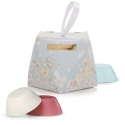 the-best-wax-melt-gift-sets Yankee Candle Gift Set | 3 Scented Wax Melts in a Floral Gift Box | Sakura Blossom Festival Collection | Great for Gifting
