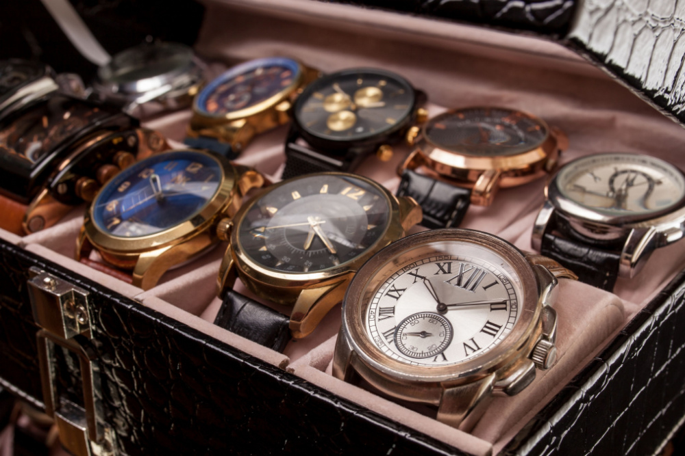 The Best Watch Box For Men Spruce Up 9469