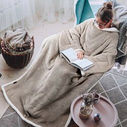 the-best-blankets-with-sleeves B0761TTJKH
